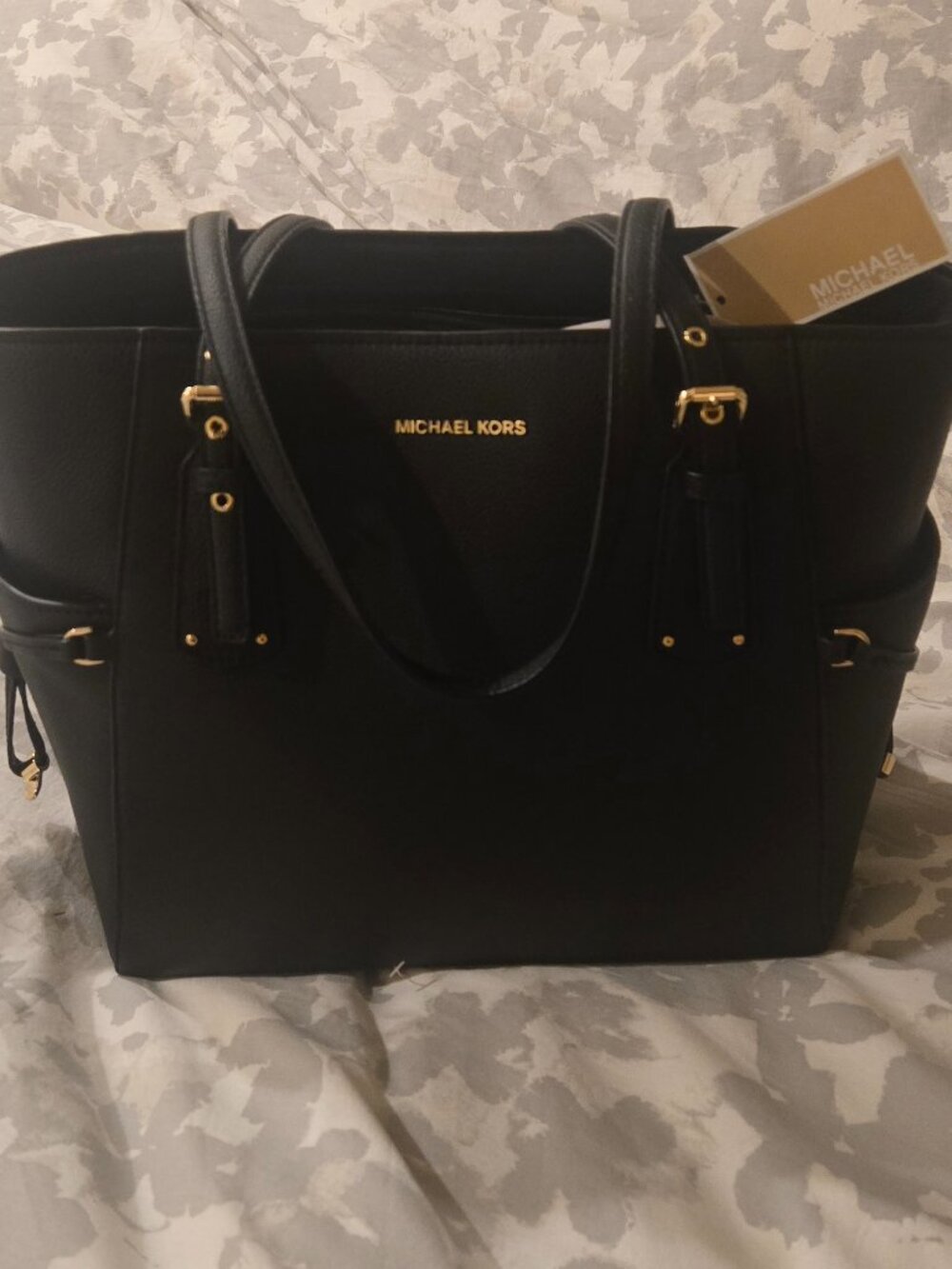 Michael Kors Voyager Tote